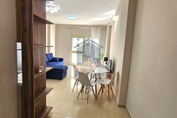 Shtepi ne shitje Apartament ne Durres, Garsoniere, Mobilimi E mobiluar, Pagesa 69,000  Euro.