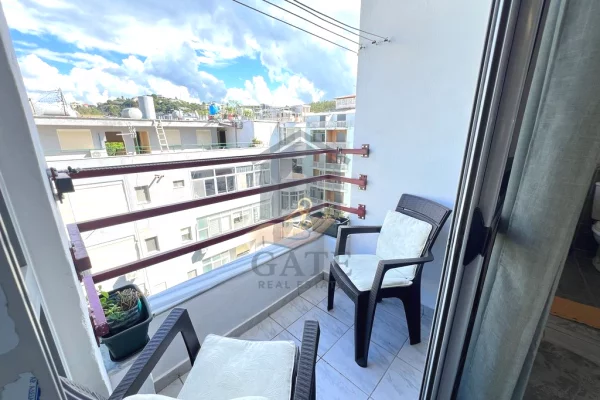 Shtepi ne shitje Apartament ne Durres, Garsoniere, Mobilimi E mobiluar, Pagesa 60,000  Euro.