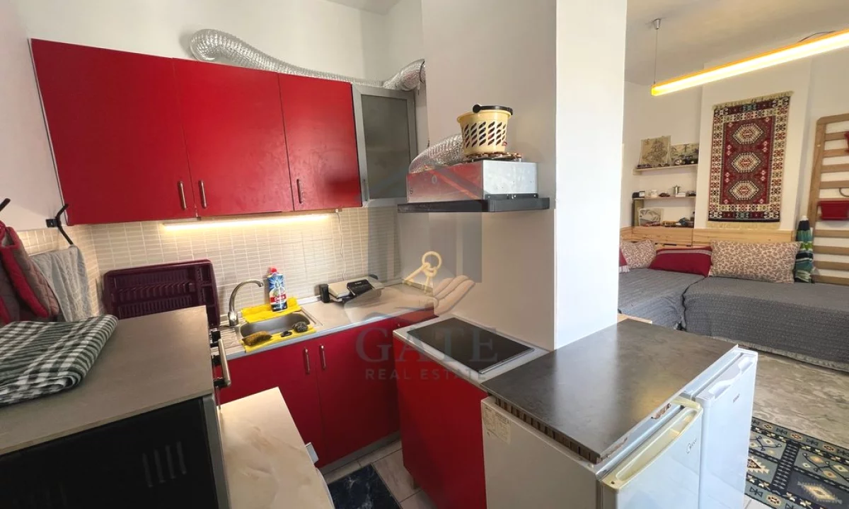 Shtepi ne shitje Apartament ne Durres, Garsoniere, Mobilimi E mobiluar, Pagesa 60,000  Euro.