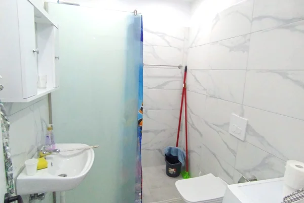 Shtepi me qera Apartament ne Durres, 1+1, Mobilimi E mobiluar, Pagesa 350  Euro.