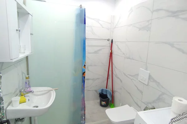 Shtepi me qera Apartament ne Durres, 1+1, Mobilimi E mobiluar, Pagesa 350  Euro.