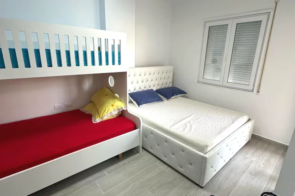 Shtepi me qera Apartament ne Durres, 1+1, Mobilimi E mobiluar, Pagesa 350  Euro.