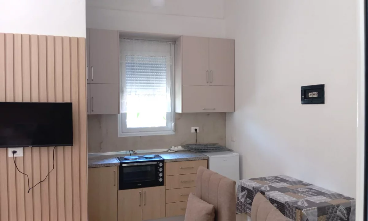 Shtepi me qera Apartament ne Durres, 1+1, Mobilimi E mobiluar, Pagesa 350  Euro.