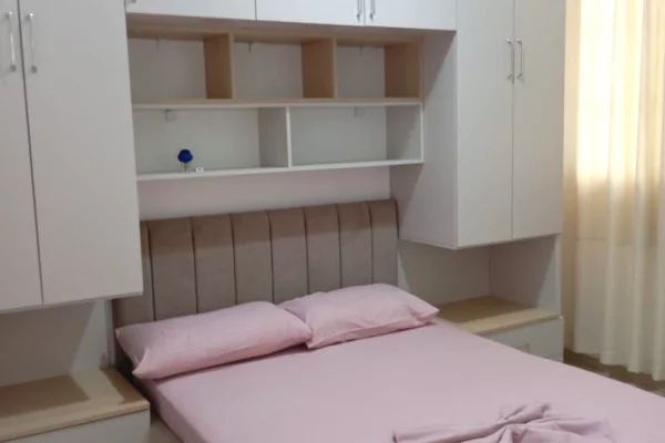 Shtepi me qera Apartament ne Durres, 1+1, Mobilimi E mobiluar, Pagesa 350  Euro.