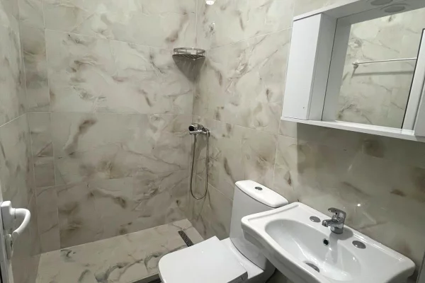 Shtepi me qera Apartament ne Durres, 1+1, Mobilimi E mobiluar, Pagesa 350  Euro.