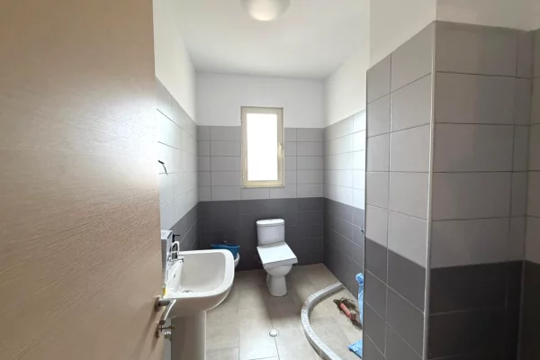 Shtepi me qera Apartament ne Durres, 1+1, Mobilimi E mobiluar, Pagesa 400  Euro.