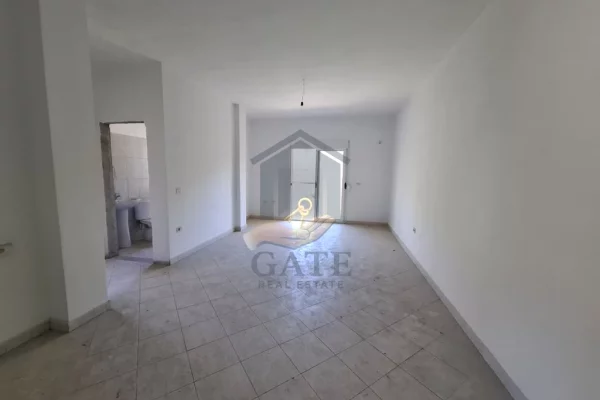 Shtepi ne shitje Apartament ne Durres, 1+1, Mobilimi E mobiluar, Pagesa 58,000  Euro.