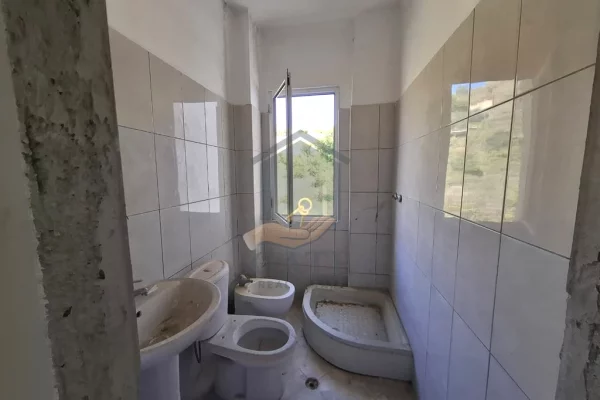 Shtepi ne shitje Apartament ne Durres, 1+1, Mobilimi E mobiluar, Pagesa 58,000  Euro.