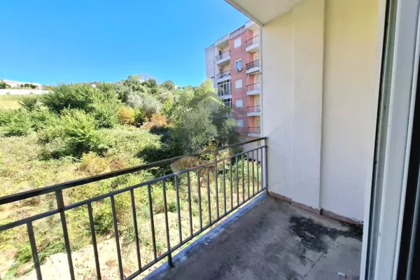 Shtepi ne shitje Apartament ne Durres, 1+1, Mobilimi E mobiluar, Pagesa 58,000  Euro.