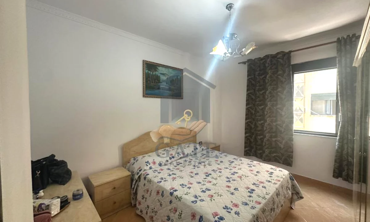 Shtepi ne shitje Apartament ne Durres, 1+1, Mobilimi E mobiluar, Pagesa 95,000  Euro.