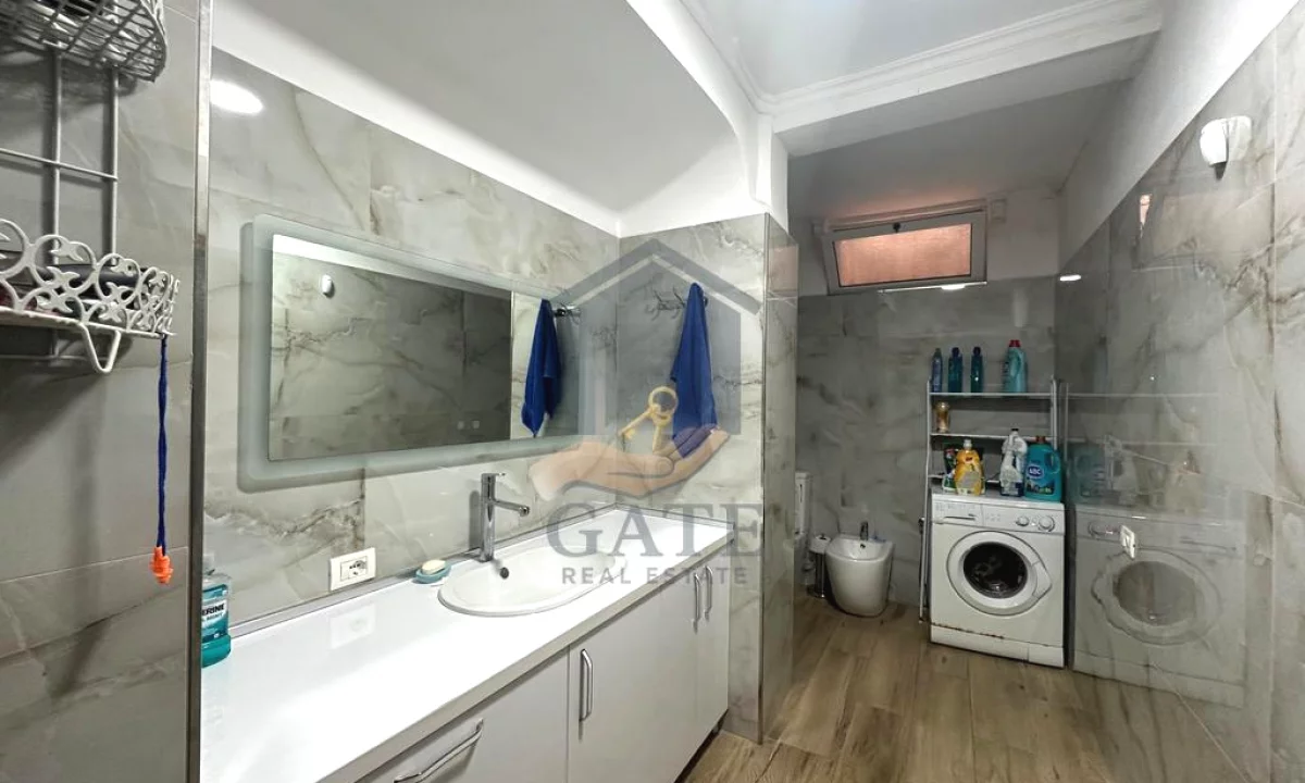 Shtepi ne shitje Apartament ne Durres, 2+1, Mobilimi E mobiluar, Pagesa 114,000  Euro.