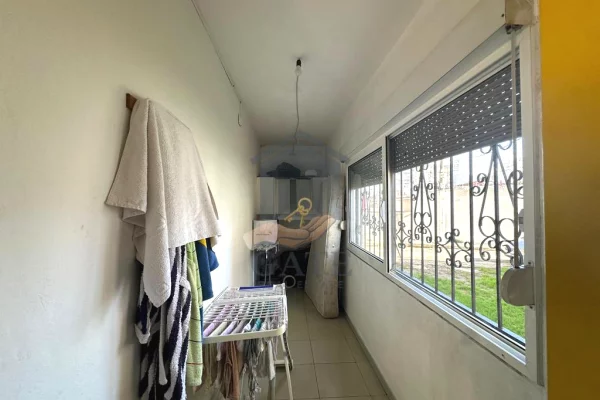 Shtepi ne shitje Apartament ne Durres, 2+1, Mobilimi E mobiluar, Pagesa 114,000  Euro.