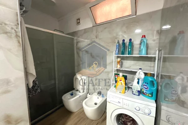 Shtepi ne shitje Apartament ne Durres, 2+1, Mobilimi E mobiluar, Pagesa 114,000  Euro.