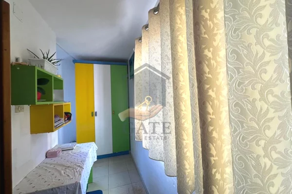 Shtepi ne shitje Apartament ne Durres, 2+1, Mobilimi E mobiluar, Pagesa 114,000  Euro.