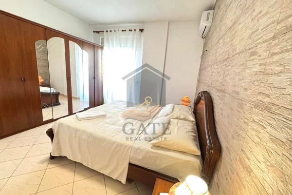 Shtepi ne shitje Apartament ne Durres, 2+1, Mobilimi E mobiluar, Pagesa 117,000  Euro.