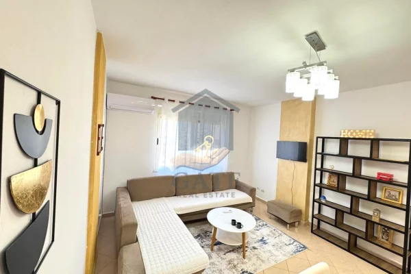 Shtepi ne shitje Apartament ne Durres, 2+1, Mobilimi E mobiluar, Pagesa 117,000  Euro.
