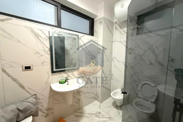 Shtepi ne shitje Apartament ne Durres, 2+1, Mobilimi E mobiluar, Pagesa 130,000  Euro.