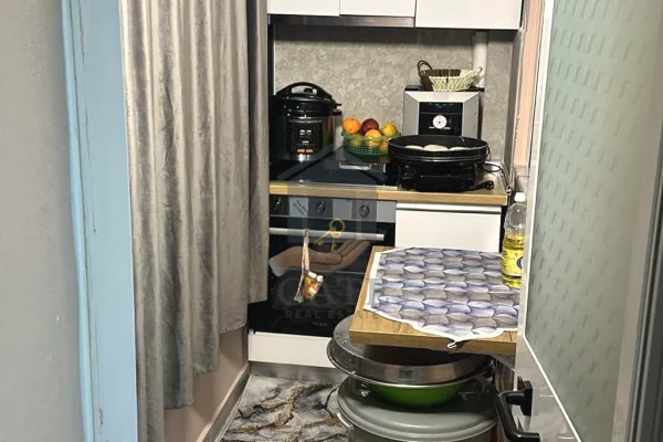 Shtepi ne shitje Apartament ne Durres, 2+1, Mobilimi E mobiluar, Pagesa 130,000  Euro.