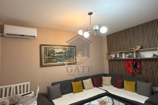 Shtepi ne shitje Apartament ne Durres, 2+1, Mobilimi E mobiluar, Pagesa 130,000  Euro.