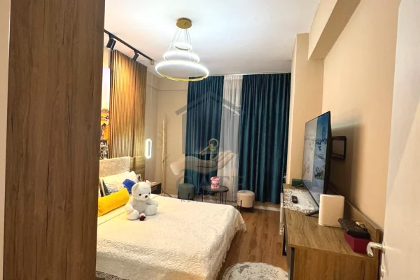 Shtepi ne shitje Apartament ne Durres, 2+1, Mobilimi E mobiluar, Pagesa 130,000  Euro.