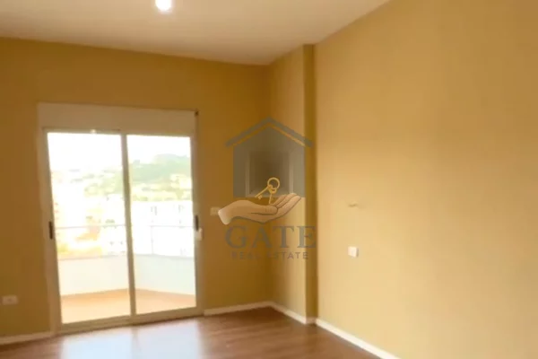 SHITET, APARTAMENT 2+1+3 BALLKONE+ VERANDE, PRANE DREJTORIS SE POLICIS, DURRËS!