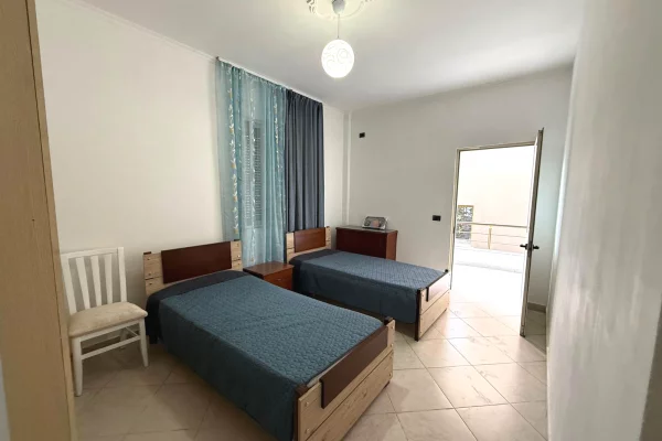 Shtepi me qera Apartament ne Durres, 2+1, Mobilimi E mobiluar, Pagesa 300  Euro.