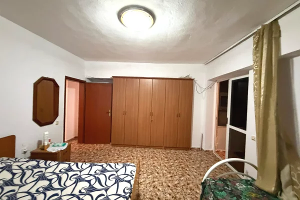 Shtepi me qera Apartament ne Durres, 1+1, Mobilimi E mobiluar, Pagesa 30,000  Leke.