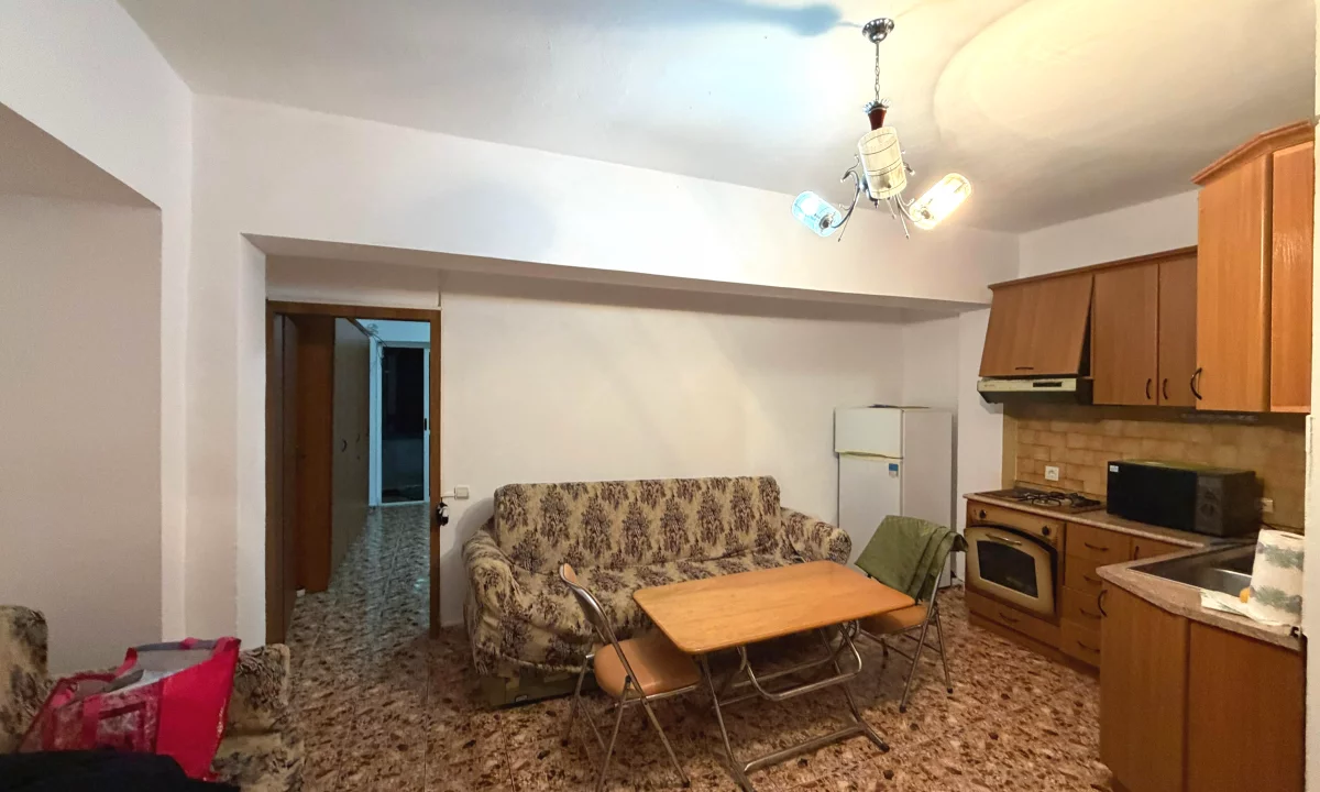 Shtepi me qera Apartament ne Durres, 1+1, Mobilimi E mobiluar, Pagesa 30,000  Leke.