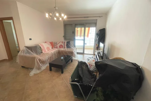 Shtepi ne shitje Apartament ne Durres, 2+1, Mobilimi E mobiluar, Pagesa 100,000  Euro.
