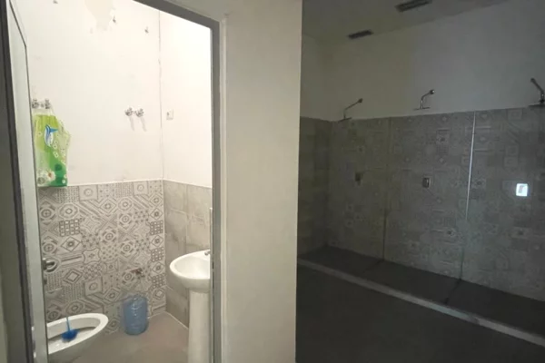 Shitet, Ambient Biznesi, Ish Rajoni  Policis, Durres