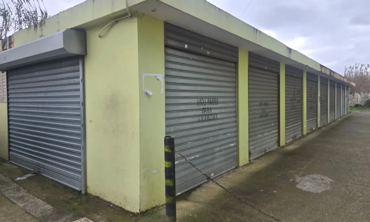 Shitet, Garazh, Plazh Iliria, Durres