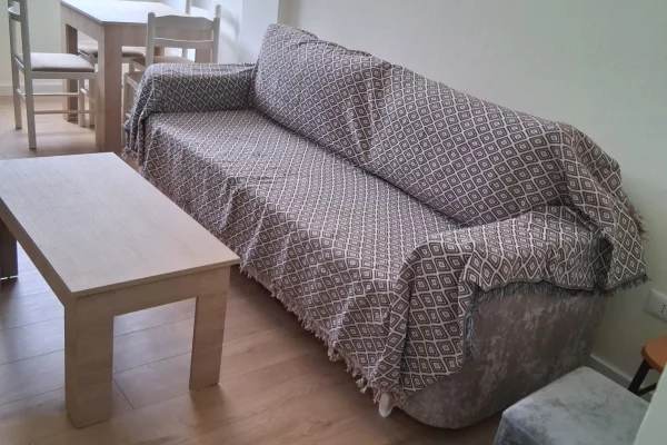 Shtepi me qera Apartament ne Durres, 1+1, Mobilimi E mobiluar, Pagesa 350  Euro.