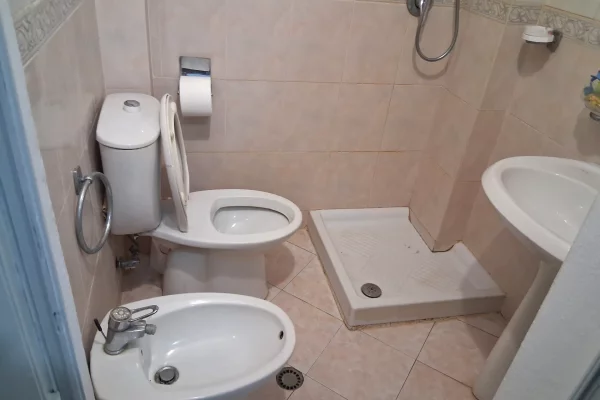 Shtepi me qera Apartament ne Durres, 1+1, Mobilimi E mobiluar, Pagesa 350  Euro.