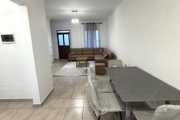 Shtepi me qera Apartament ne Durres, 2+1, Mobilimi E mobiluar, Pagesa 35,000  Leke.