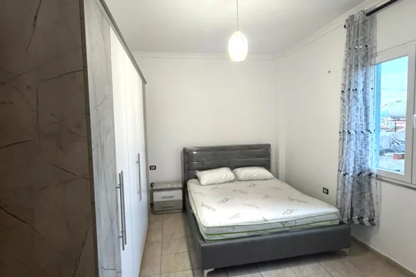 Shtepi me qera Apartament ne Durres, 2+1, Mobilimi E mobiluar, Pagesa 35,000  Leke.