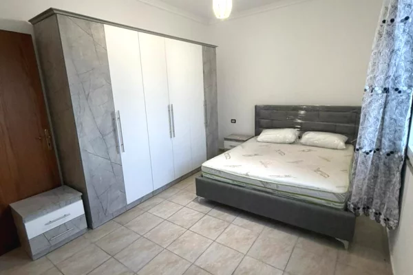 Shtepi me qera Apartament ne Durres, 2+1, Mobilimi E mobiluar, Pagesa 35,000  Leke.