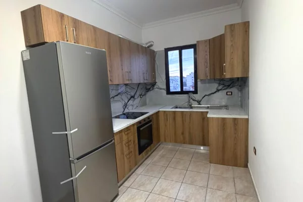 Shtepi me qera Apartament ne Durres, 2+1, Mobilimi E mobiluar, Pagesa 35,000  Leke.
