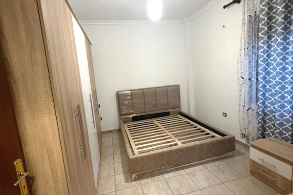 Shtepi me qera Apartament ne Durres, 2+1, Mobilimi E mobiluar, Pagesa 35,000  Leke.