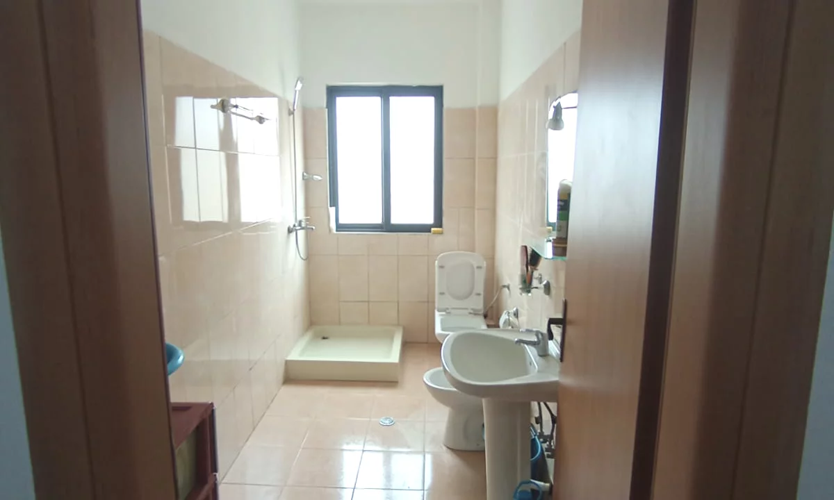 Shtepi ne shitje Apartament ne Durres, 1+1, Mobilimi E mobiluar, Pagesa 55,000  Euro.