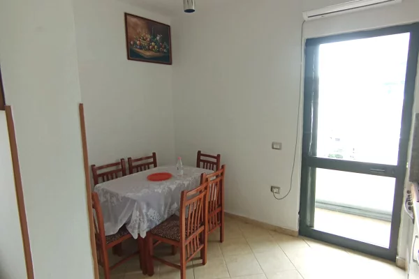 Shtepi ne shitje Apartament ne Durres, 1+1, Mobilimi E mobiluar, Pagesa 55,000  Euro.