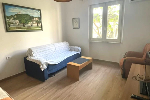 Shtepi me qera Apartament ne Durres, 1+1, Mobilimi E mobiluar, Pagesa 25,000  Leke.
