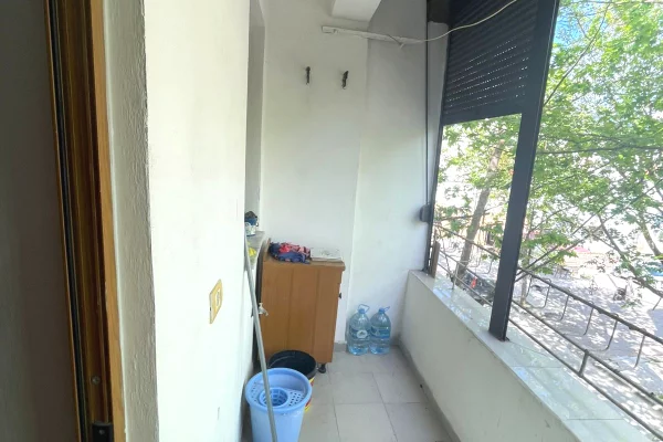 Shtepi me qera Apartament ne Durres, 1+1, Mobilimi Bosh, pa mobiluar, Pagesa 30,000  Leke.