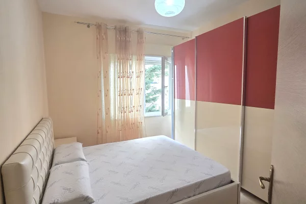 Shtepi me qera Apartament ne Durres, 1+1, Mobilimi E mobiluar, Pagesa 300  Euro.