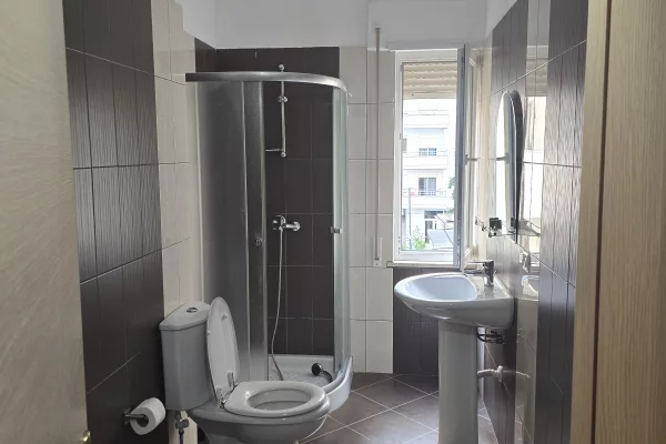 Shtepi me qera Apartament ne Durres, 1+1, Mobilimi E mobiluar, Pagesa 300  Euro.