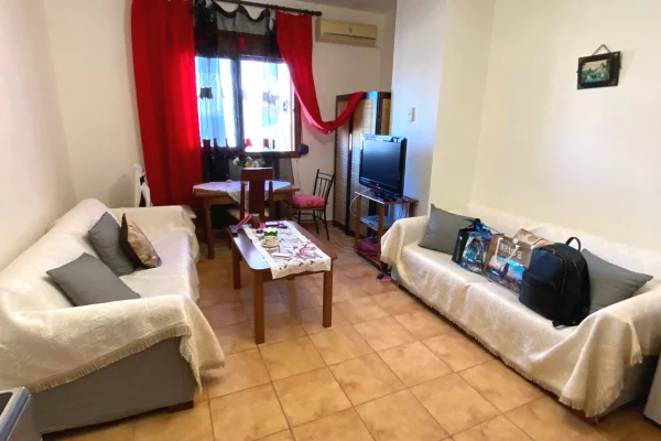 Shtepi me qera 1+1 ne Durres - 35,000 Leke