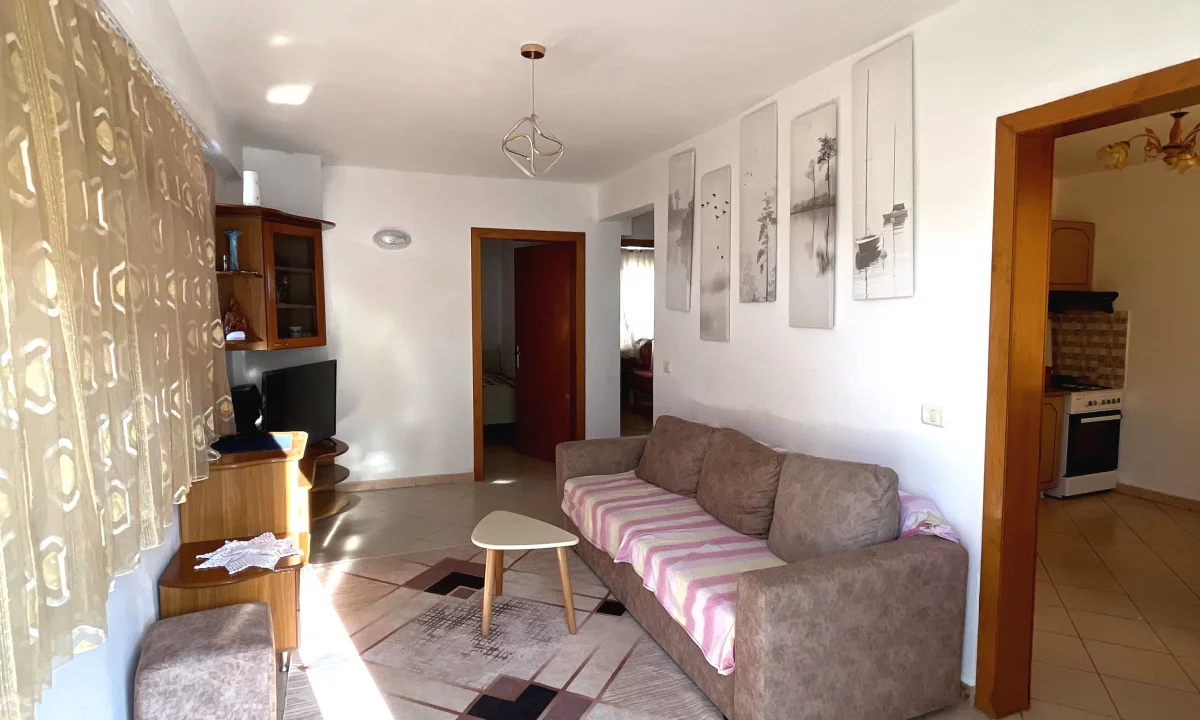 Shtepi me qera Shtepi Private ne Durres, 2+1, Mobilimi E mobiluar, Pagesa 35,000  Leke.