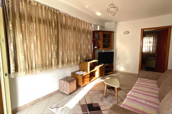 Shtepi me qera Shtepi Private ne Durres, 2+1, Mobilimi E mobiluar, Pagesa 35,000  Leke.