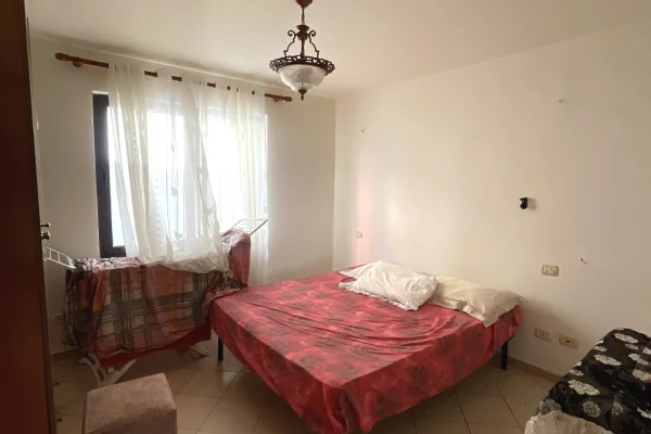 Shtepi me qera Shtepi Private ne Durres, 2+1, Mobilimi E mobiluar, Pagesa 35,000  Leke.