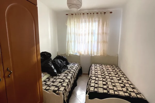 Shtepi me qera Shtepi Private ne Durres, 2+1, Mobilimi E mobiluar, Pagesa 35,000  Leke.