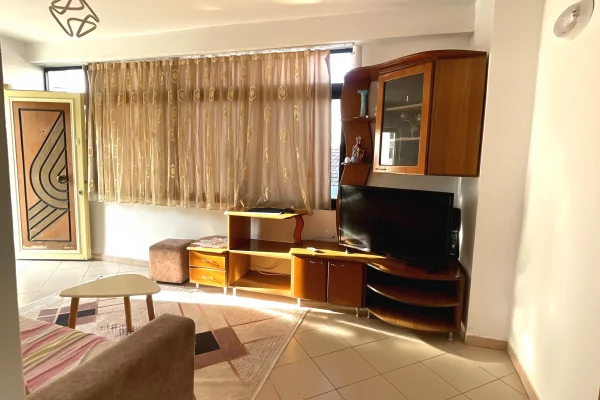 Shtepi me qera Shtepi Private ne Durres, 2+1, Mobilimi E mobiluar, Pagesa 35,000  Leke.